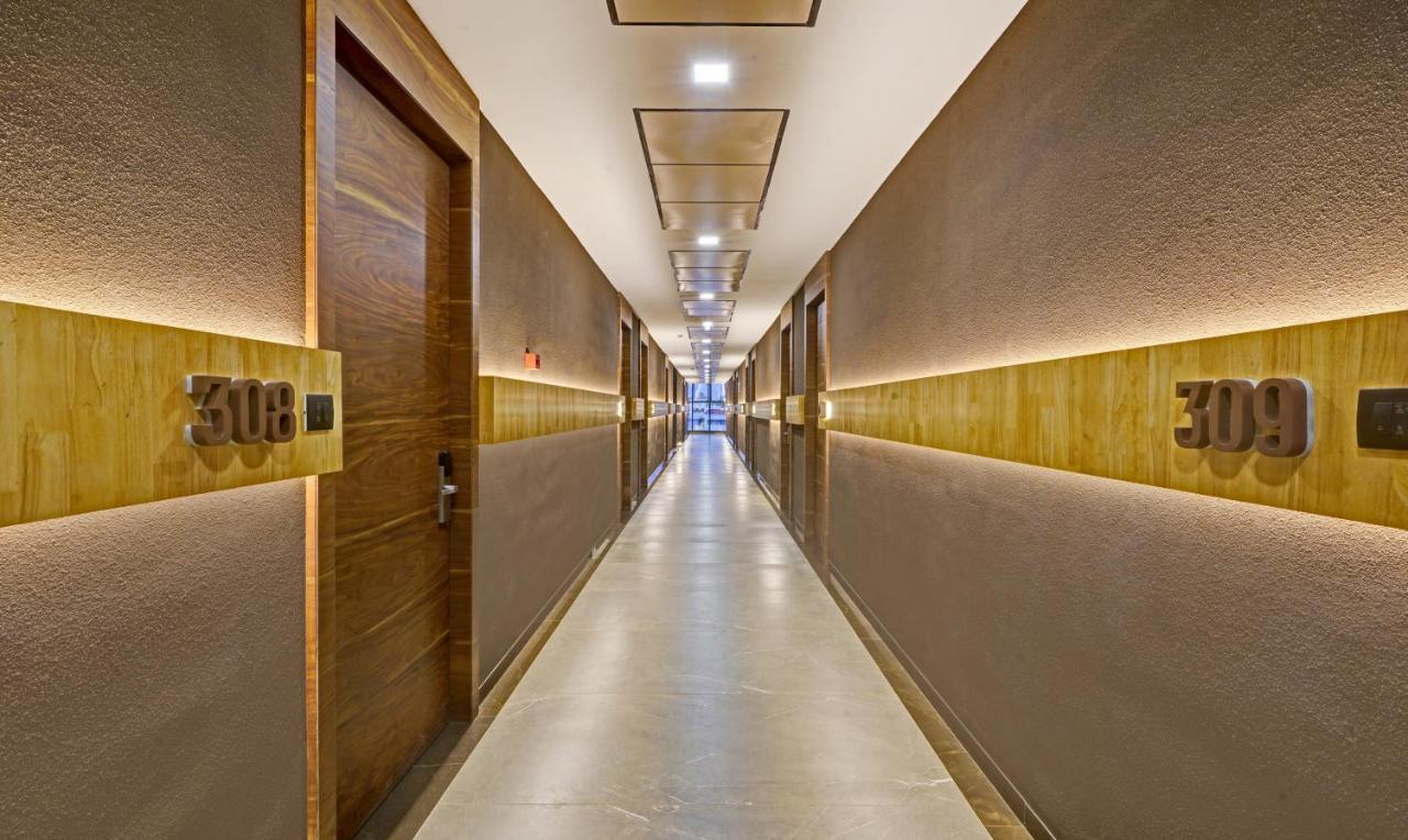 Treebo Premium La Orchid, Big Temple Hotel Thanjavur Exterior photo