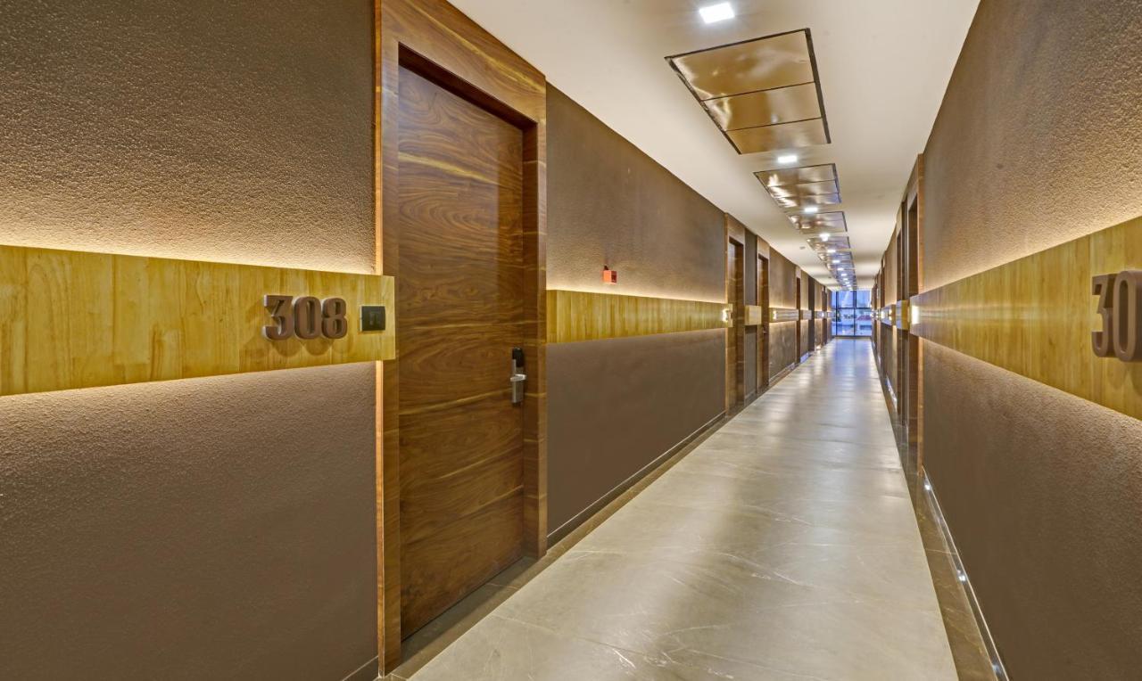 Treebo Premium La Orchid, Big Temple Hotel Thanjavur Exterior photo